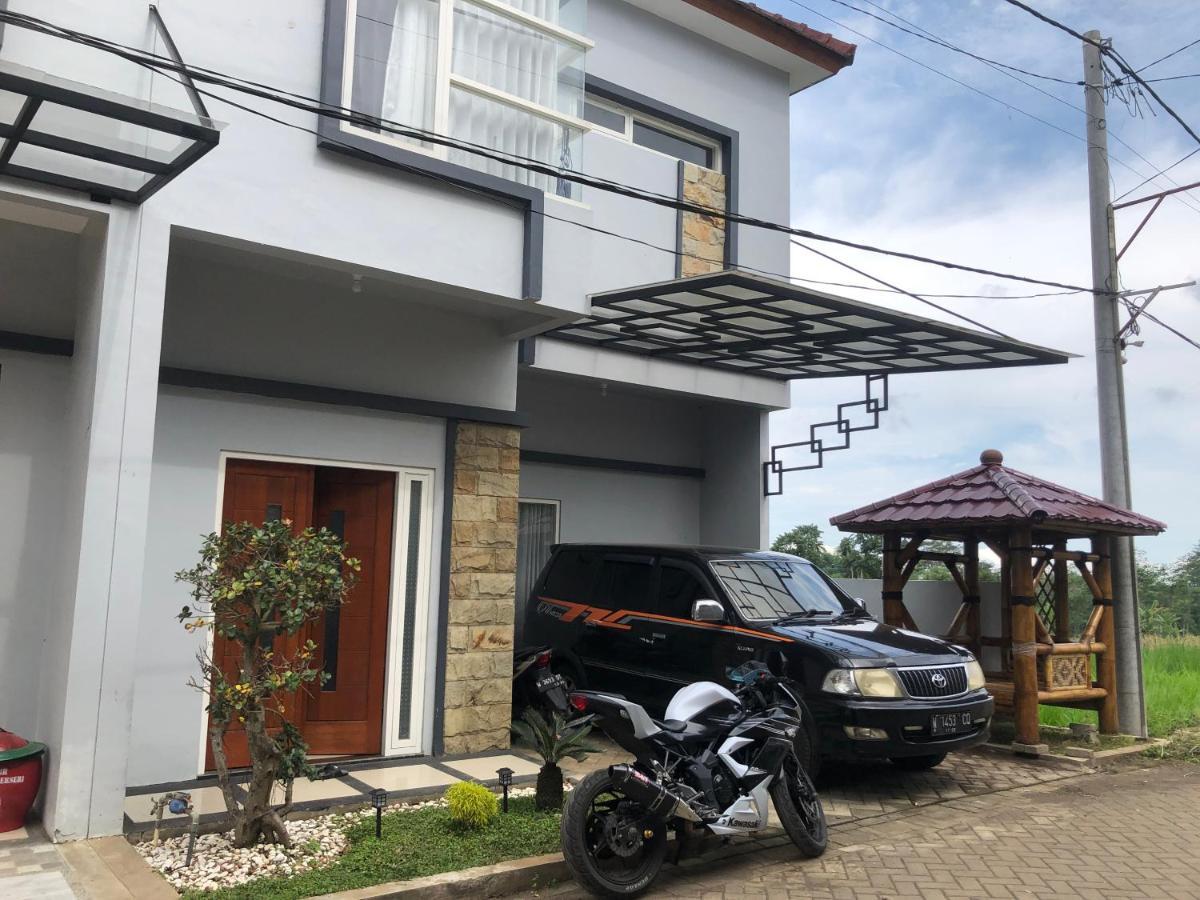 Villa Alraza Tlekung Exterior photo